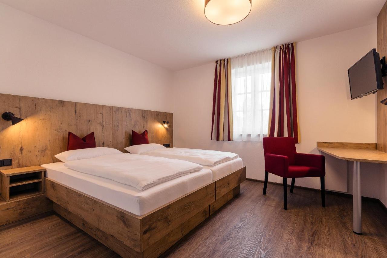 Hotel Brauerei Gaststaette Stierberg Obertaufkirchen Esterno foto